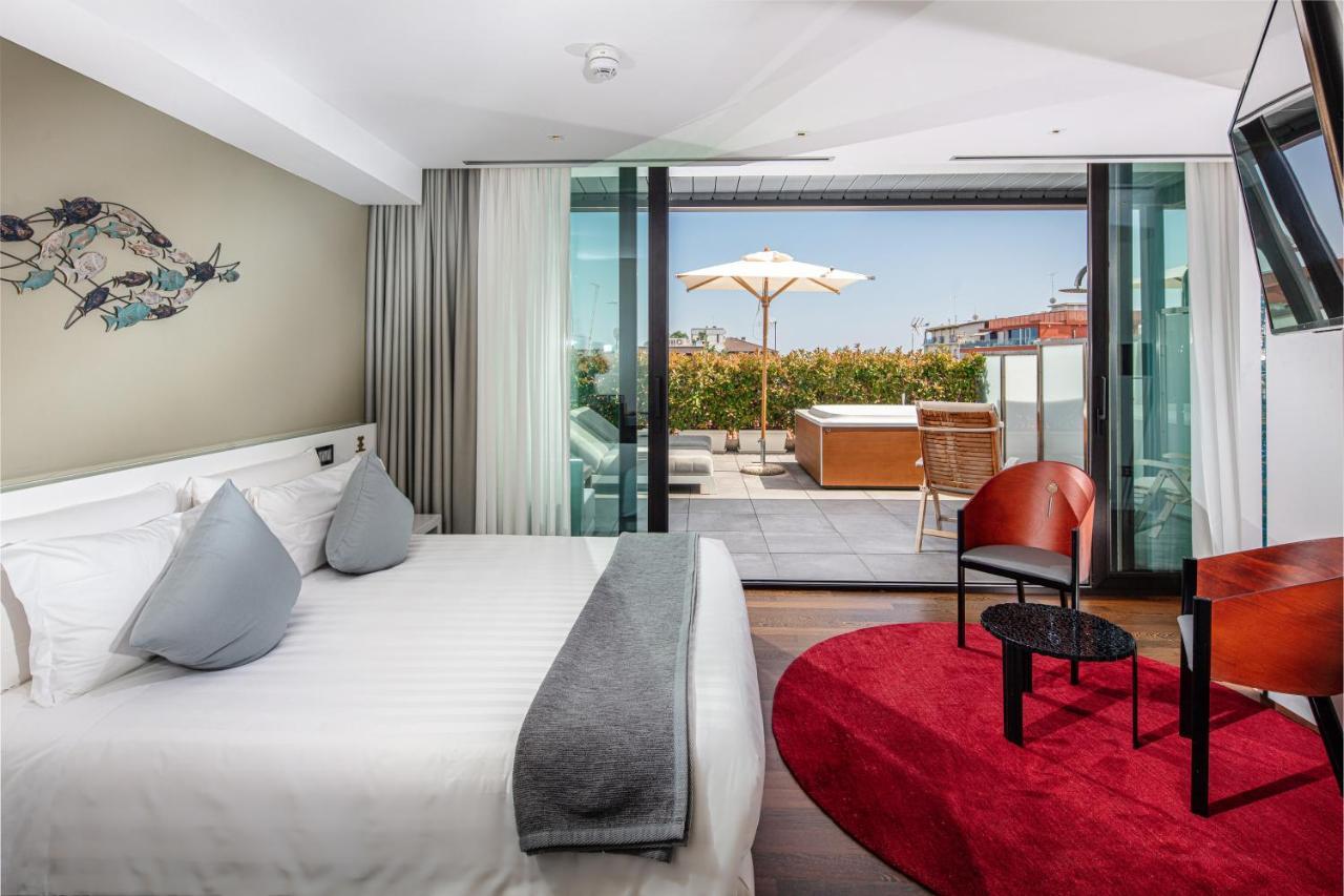 Monaco Suites Hotel Линьяно-Саббьядоро Экстерьер фото